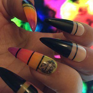 420 Lips Neon Ombre with Black n Nude presson nail pPN93